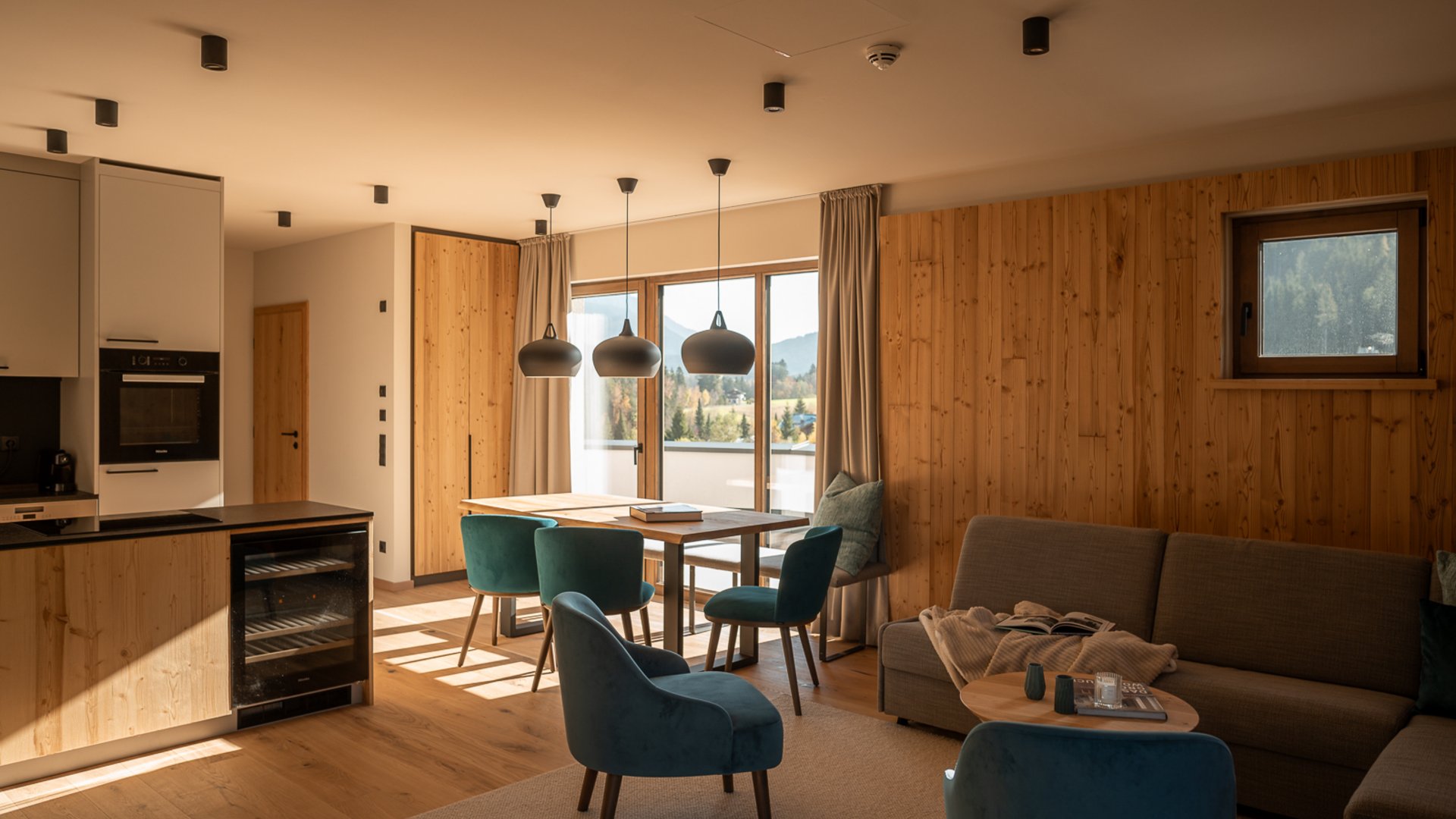 geräumiges Wohnzimmer in der Suite Fortuna Wellness Deluxe geräumiges Wohnzimmer in der Suite Fortuna Wellness Deluxe