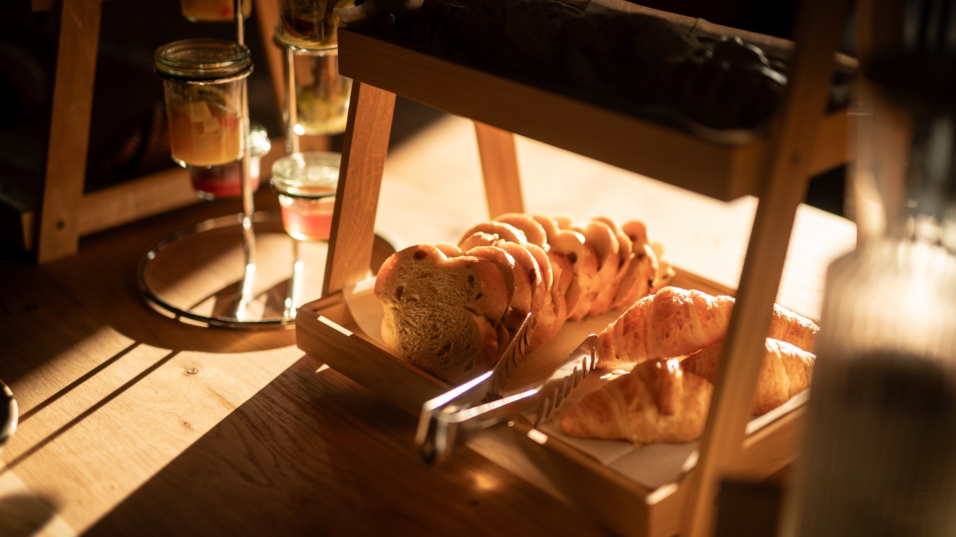 Frühstücksbuffet mit Gebäck Frühstücksbuffet mit Gebäck