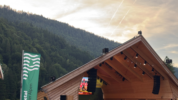 Seebühne am Pillersee bei der Veranstaltung Seeleuchten im Pillerseetal Seebühne am Pillersee bei der Veranstaltung Seeleuchten im Pillerseetal